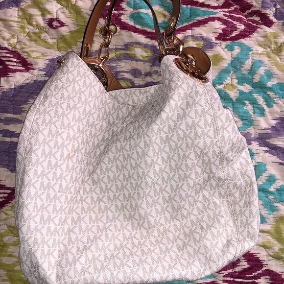 Michael Kors Handbags - Michael Kors Purse Michael Kors Handbags - Michael Kors Purse